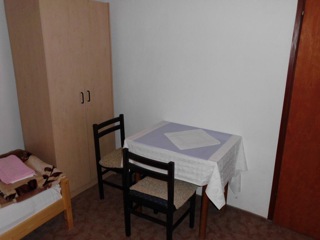 Guest House Krga โคเรนนิซา ห้อง รูปภาพ