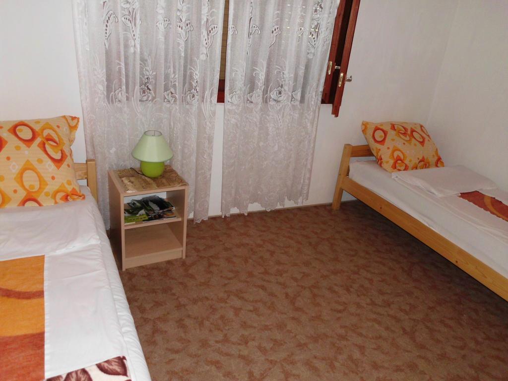 Guest House Krga โคเรนนิซา ห้อง รูปภาพ